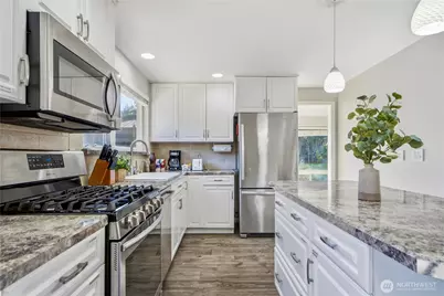 16237 NE 30th Street, Bellevue, WA 98008 - Photo 13