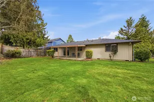 4713 N Island Dr, Bonney Lake, WA 98391 - Photo 17