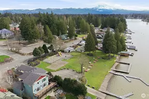 4713 N Island Dr, Bonney Lake, WA 98391 - Photo 27