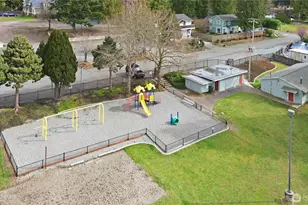 4713 N Island Dr, Bonney Lake, WA 98391 - Photo 29