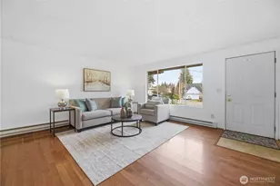 4713 N Island Dr, Bonney Lake, WA 98391 - Photo 3