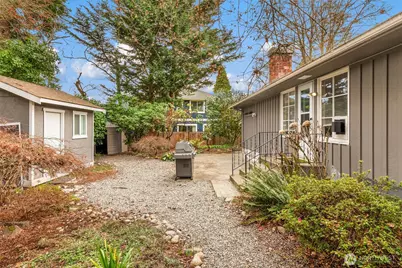 130 110th Place SE, Bellevue, WA 98004 - Photo 19