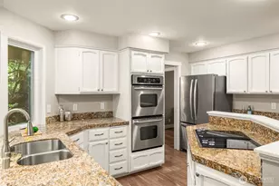 24109 SE 44th Ct, Sammamish, WA 98029 - Photo 11