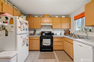 45082 Shields Ct, Concrete, WA 98237 - Photo 11