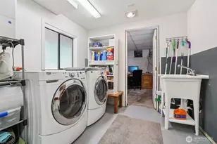 17209 W Riverside Dr, Bothell, WA 98011 - Photo 23