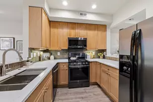 12701 SE 41st Pl, Bellevue, WA 98006 - Photo 11