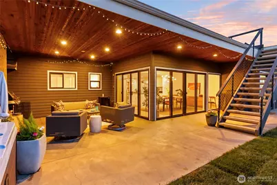 11017 Forest Avenue S, Seattle, WA 98178 - Photo 3