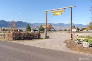 980 S Webb Pl, East Wenatchee, WA 98802 - Photo 3