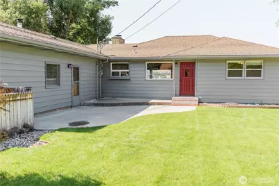 1218 N Ashland, East Wenatchee, WA 98802 - Photo 1