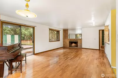 13758 Palatine Avenue N, Seattle, WA 98133 - Photo 7