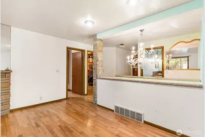 13758 Palatine Avenue N, Seattle, WA 98133 - Photo 5