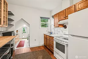 5525 Woodlawn Ave N, Seattle, WA 98103 - Photo 11