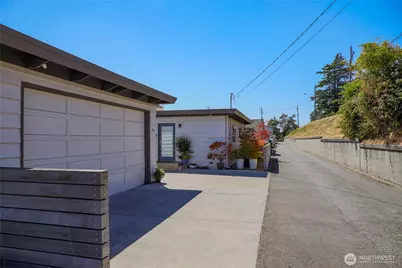 711 Shore Drive, Bremerton, WA 98310 - Photo 5