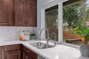 10317 NE 123rd Pl, Kirkland, WA 98034 - Photo 13