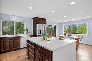 10317 NE 123rd Pl, Kirkland, WA 98034 - Photo 9