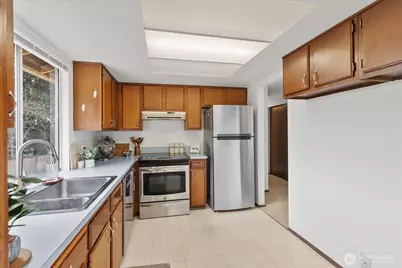 11305 W Ibberson Drive, Everett, WA 98208 - Photo 9