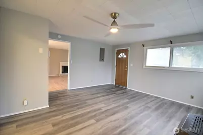 18701 3rd Avenue S, Burien, WA 98148 - Photo 11