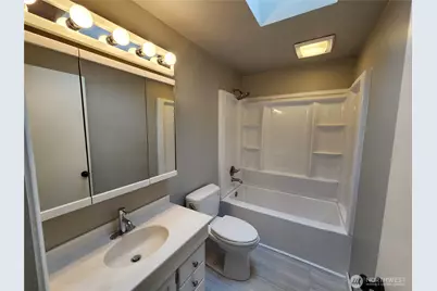 18701 3rd Avenue S, Burien, WA 98148 - Photo 5