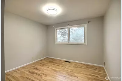 18701 3rd Avenue S, Burien, WA 98148 - Photo 9