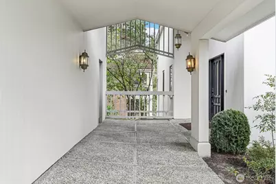 1220 80th Place NE, Medina, WA 98039 - Photo 5