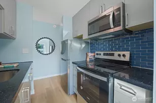 308 E Republican St, Seattle, WA 98102 - Photo 11