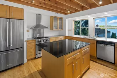 8770 Sand Point Way NE, Seattle, WA 98115 - Photo 13