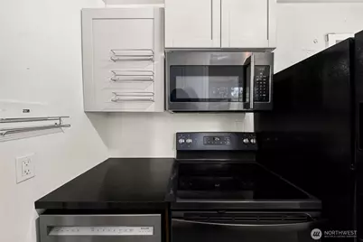 12027 10th Avenue S, Seattle, WA 98168 - Photo 13