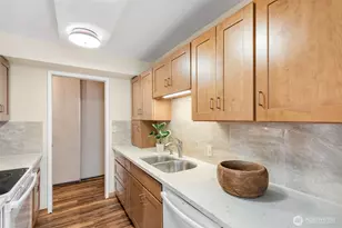 1120 8th Ave, Seattle, WA 98101 - Photo 9