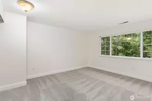 18505 NE 26th St, Redmond, WA 98052 - Photo 21