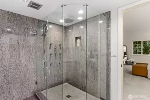 18505 NE 26th St, Redmond, WA 98052 - Photo 29