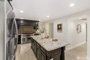 18505 NE 26th St, Redmond, WA 98052 - Photo 13