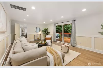 18505 NE 26th Street, Redmond, WA 98052 - Photo 17