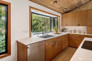 4851 88th Pl SE, Mercer Island, WA 98040 - Photo 9