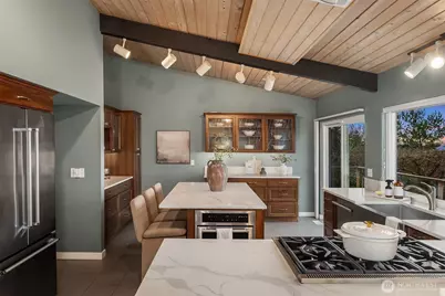 16705 27th Avenue SW, Burien, WA 98166 - Photo 7