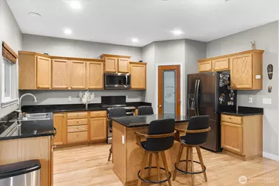 27867 256th Court SE, Maple Valley, WA 98038 - Photo 3