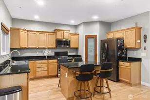 27867 256th Ct SE, Maple Valley, WA 98038 - Photo 3