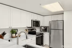 23303 Cedar Way, Mountlake Terrace, WA 98043 - Photo 7