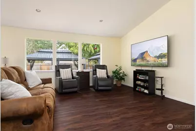 7882 Blakely Avenue, Clinton, WA 98236 - Photo 3