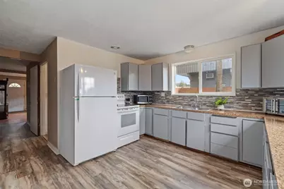 602 Burcham Street, Kelso, WA 98626 - Photo 11