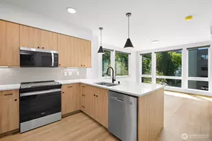 820 N State St, Bellingham, WA 98225 - Photo 7