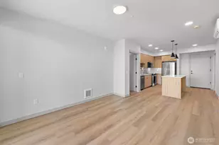 820 N State St, Bellingham, WA 98225 - Photo 5