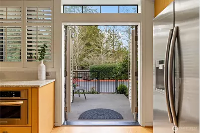 10595 NE 12th Place #102, Bellevue, WA 98004 - Photo 13