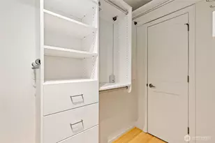 10595 NE 12th Pl, Bellevue, WA 98004 - Photo 27