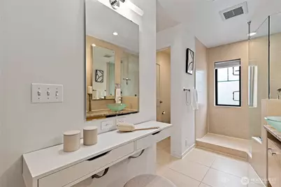 10595 NE 12th Place #102, Bellevue, WA 98004 - Photo 25