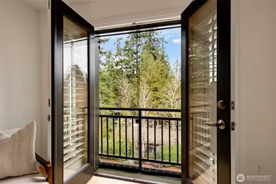 10595 NE 12th Place #102, Bellevue, WA 98004 - Photo 23