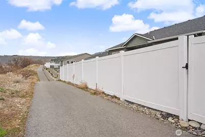 436 Hammond Lane, Rock Island, WA 98850 - Photo 5