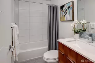 4274 NE 50th St, Seattle, WA 98105 - Photo 17