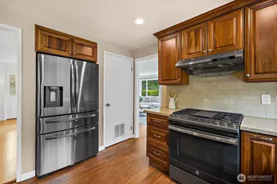 10602 NE 60th Street, Kirkland, WA 98033 - Photo 15