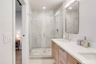 2014 E Pine St, Seattle, WA 98122 - Photo 17