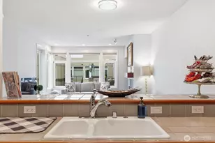 2000 Alaskan Wy, Seattle, WA 98121 - Photo 15